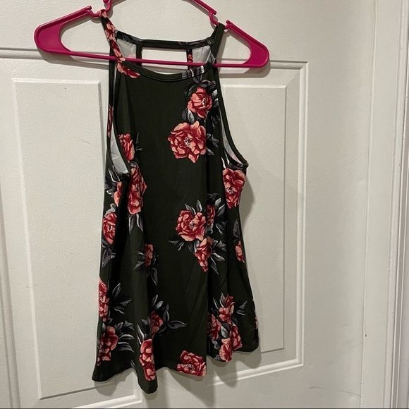 Nine Britton Blaine‎ Back Keyhole Knit Halter Top - Picture 10 of 10